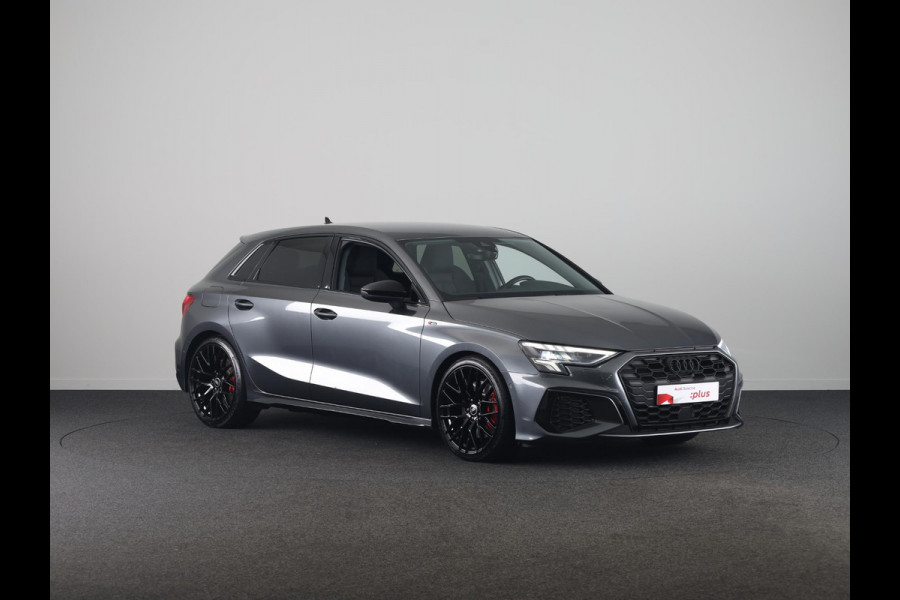 Audi A3 Sportback 45 TFSI e S edition Competition 245pk | Navigatie | Parkeercamera | Adaptieve cruise controle | Stoelverwarming