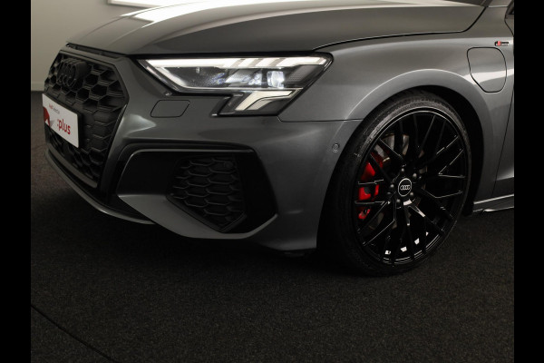 Audi A3 Sportback 45 TFSI e S edition Competition 245pk | Navigatie | Parkeercamera | Adaptieve cruise controle | Stoelverwarming