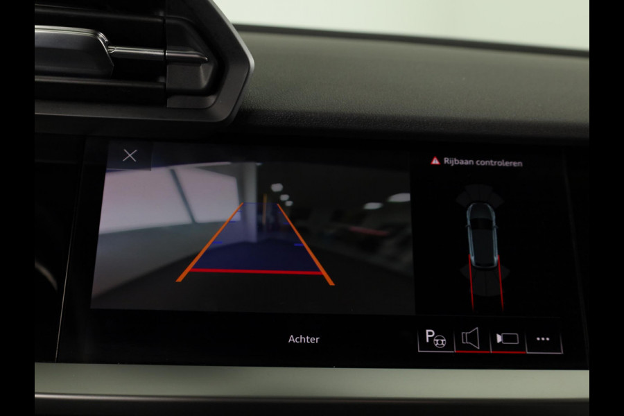 Audi A3 Sportback 45 TFSI e S edition Competition 245pk | Navigatie | Parkeercamera | Adaptieve cruise controle | Stoelverwarming