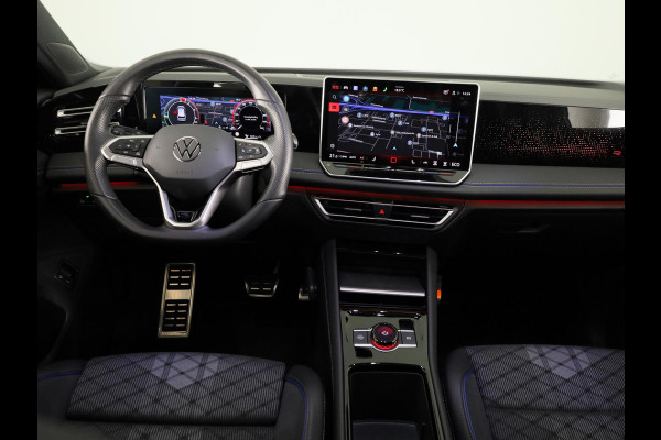 Volkswagen Tiguan 1.5 eHybrid R-Line Edition | 272 PK |Automaat (DSG) | Verlengde garantie | Navigatie | Panoramadak | Parkeersensoren (Park assist) | Rondomzicht 360 grade camera | Stoelverwarming | R-Line |