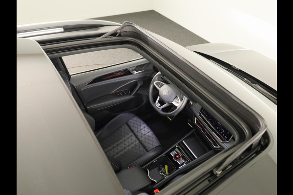 Volkswagen Tiguan 1.5 eHybrid R-Line Edition | 272 PK |Automaat (DSG) | Verlengde garantie | Navigatie | Panoramadak | Parkeersensoren (Park assist) | Rondomzicht 360 grade camera | Stoelverwarming | R-Line |