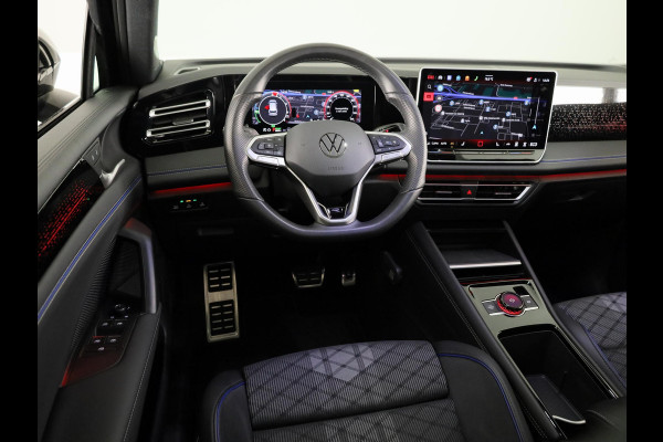 Volkswagen Tiguan 1.5 eHybrid R-Line Edition | 272 PK |Automaat (DSG) | Verlengde garantie | Navigatie | Panoramadak | Parkeersensoren (Park assist) | Rondomzicht 360 grade camera | Stoelverwarming | R-Line |