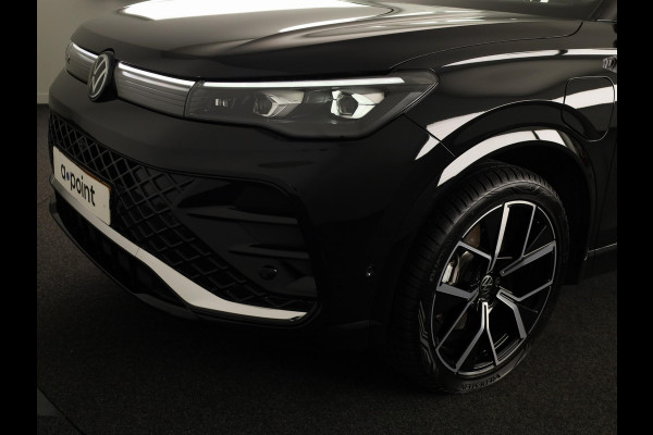 Volkswagen Tiguan 1.5 eHybrid R-Line Edition | 272 PK |Automaat (DSG) | Verlengde garantie | Navigatie | Panoramadak | Parkeersensoren (Park assist) | Rondomzicht 360 grade camera | Stoelverwarming | R-Line |