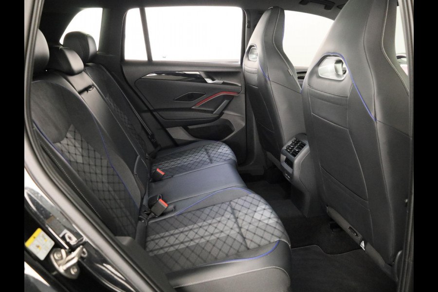 Volkswagen Tiguan 1.5 eHybrid R-Line Edition | 272 PK |Automaat (DSG) | Verlengde garantie | Navigatie | Panoramadak | Parkeersensoren (Park assist) | Rondomzicht 360 grade camera | Stoelverwarming | R-Line |