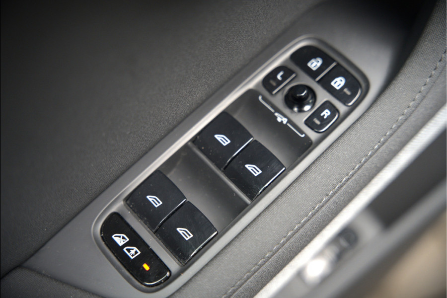 Polestar 2 Long Range Dual Motor Launch Edition 78kWh | Panoramadak | Stoelverwarming | Stuurverwarming | Harman Kardon | Memory Seat | 360 Camera | Keyless | Adaptive Cruise Control | Apple Carplay | BTW | LED |