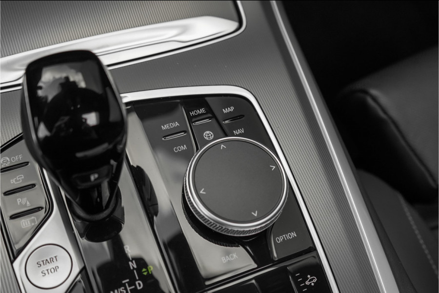 BMW X5 xDrive45e High Ex M-Sport Pano Laser Trekhaak HUD 22"