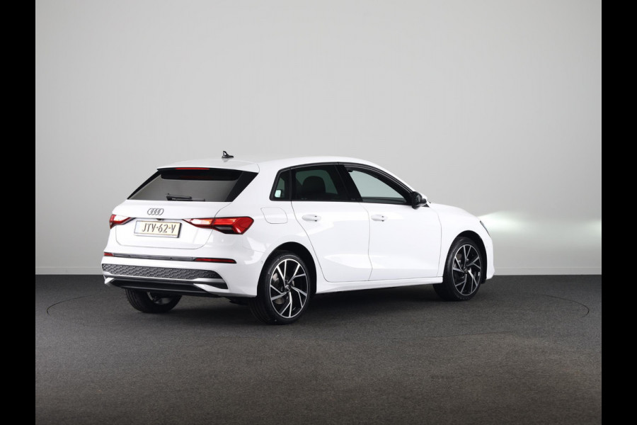 Audi A3 Sportback 40 TFSI e Pro Line 204pk | 18 inch Lichtmetalen velgen | Parkeercamera| Navigatie via App | Stoelverwarming