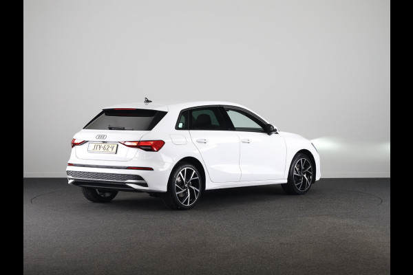Audi A3 Sportback 40 TFSI e Pro Line 204pk | 18 inch Lichtmetalen velgen | Parkeercamera| Navigatie via App | Stoelverwarming