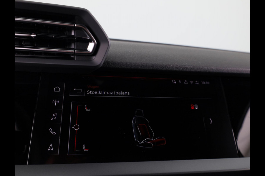 Audi A3 Sportback 40 TFSI e Pro Line 204pk | 18 inch Lichtmetalen velgen | Parkeercamera| Navigatie via App | Stoelverwarming