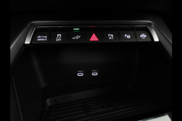 Audi A3 Sportback 40 TFSI e Pro Line 204pk | 18 inch Lichtmetalen velgen | Parkeercamera| Navigatie via App | Stoelverwarming