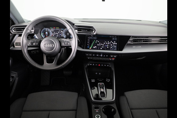 Audi A3 Sportback 40 TFSI e Advanced edition 204 pk S-tronic | Privé lease vanaf 655,- per maand | Verlengde garantie | Navigatie | Parkeersensoren (Park assist) | Achteruitrijcamera | Adaptieve cruise control | Stoelverwarming |