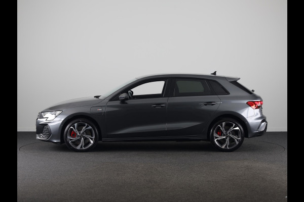 Audi A3 Sportback 45 TFSI e S edition Competition 272 pk S-tronic | Verlengde garantie | Navigatie | Parkeersensoren (Park assist) | Achteruitrijcamera | Stoelverwarming | S-Line |