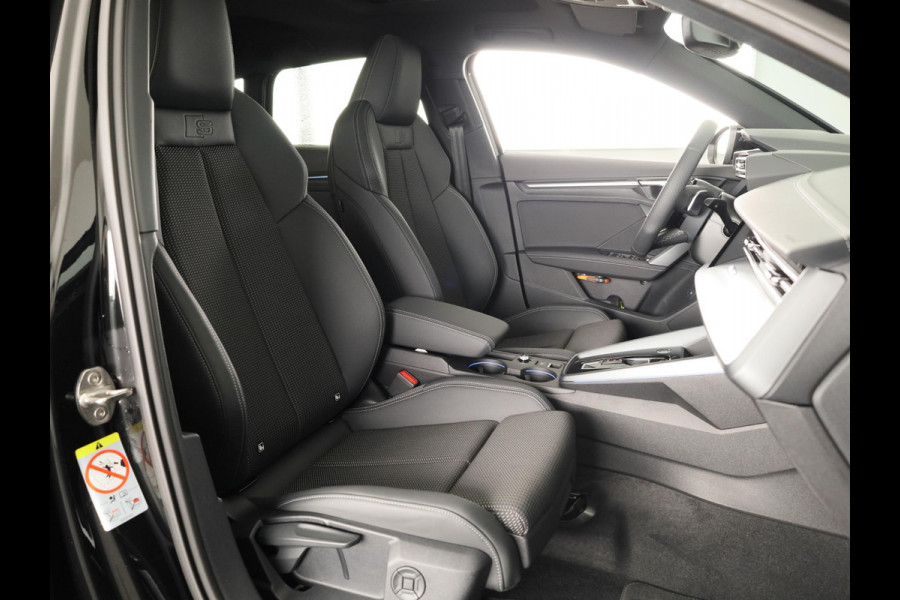 Audi A3 Sportback 45 TFSI e S edition Competition 245pk | Panoramadak | Sonos 3D | Ambient light | Parkeercamere | Adaptieve cruise controle