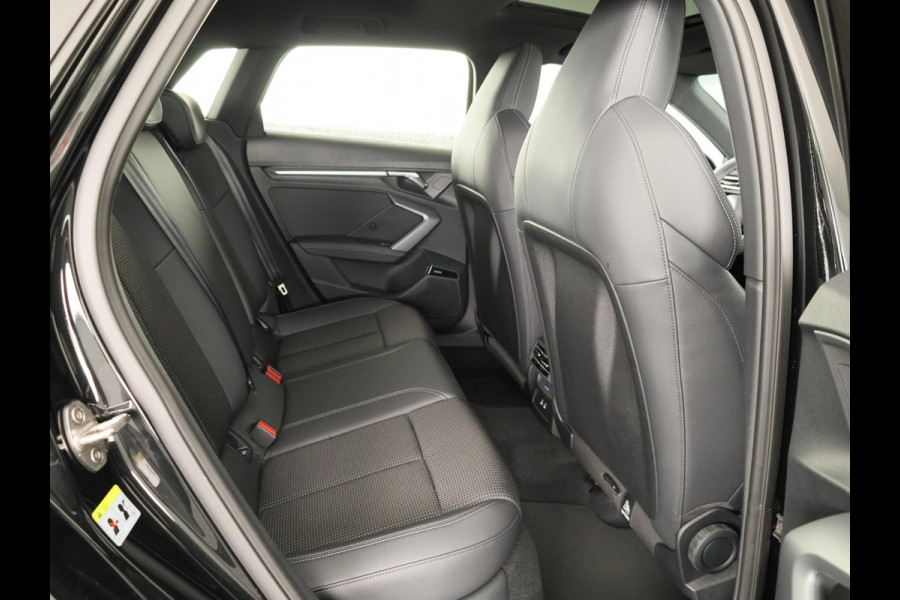 Audi A3 Sportback 45 TFSI e S edition Competition 245pk | Panoramadak | Sonos 3D | Ambient light | Parkeercamere | Adaptieve cruise controle