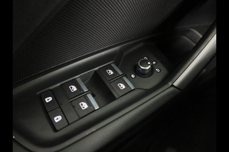 Audi A3 Sportback 40 TFSI e Advanced edition 204pk | Verlengde garantie | Navigatie | Extra getint glas | Verwarmbare voorstoelen