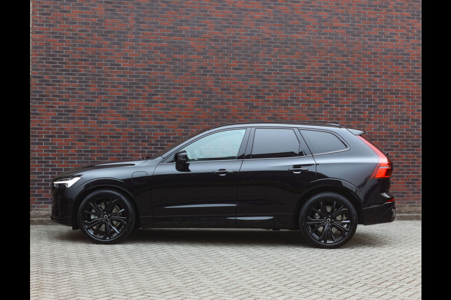 Volvo XC60 T8 AWD Ultra Black Edition | Pano - Trekhaak - HUD