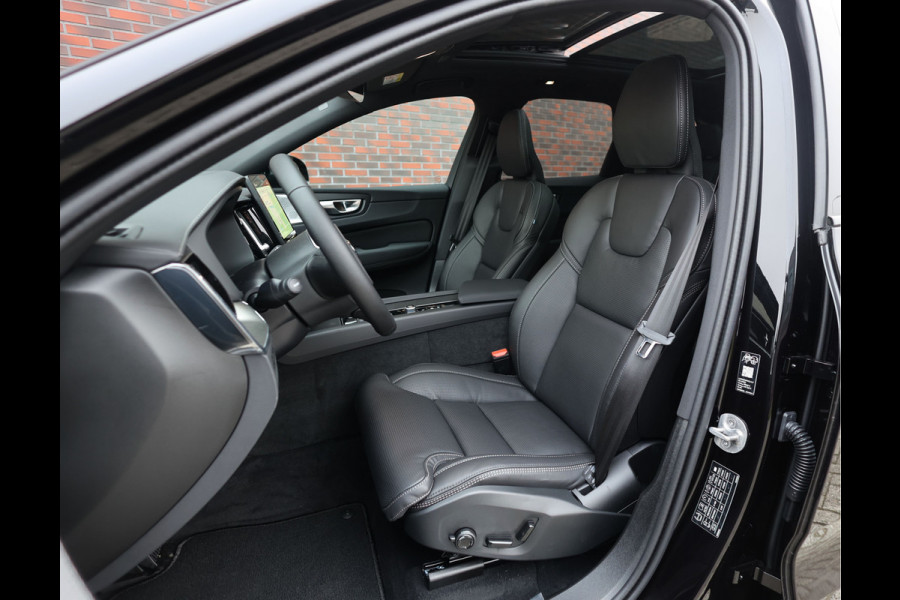 Volvo XC60 T8 AWD Ultra Black Edition | Pano - Trekhaak - HUD