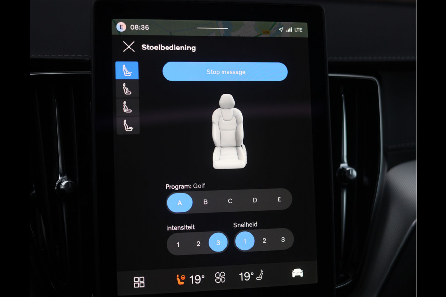 Volvo XC60 T8 AWD Ultra Black Edition | Pano - Trekhaak - HUD