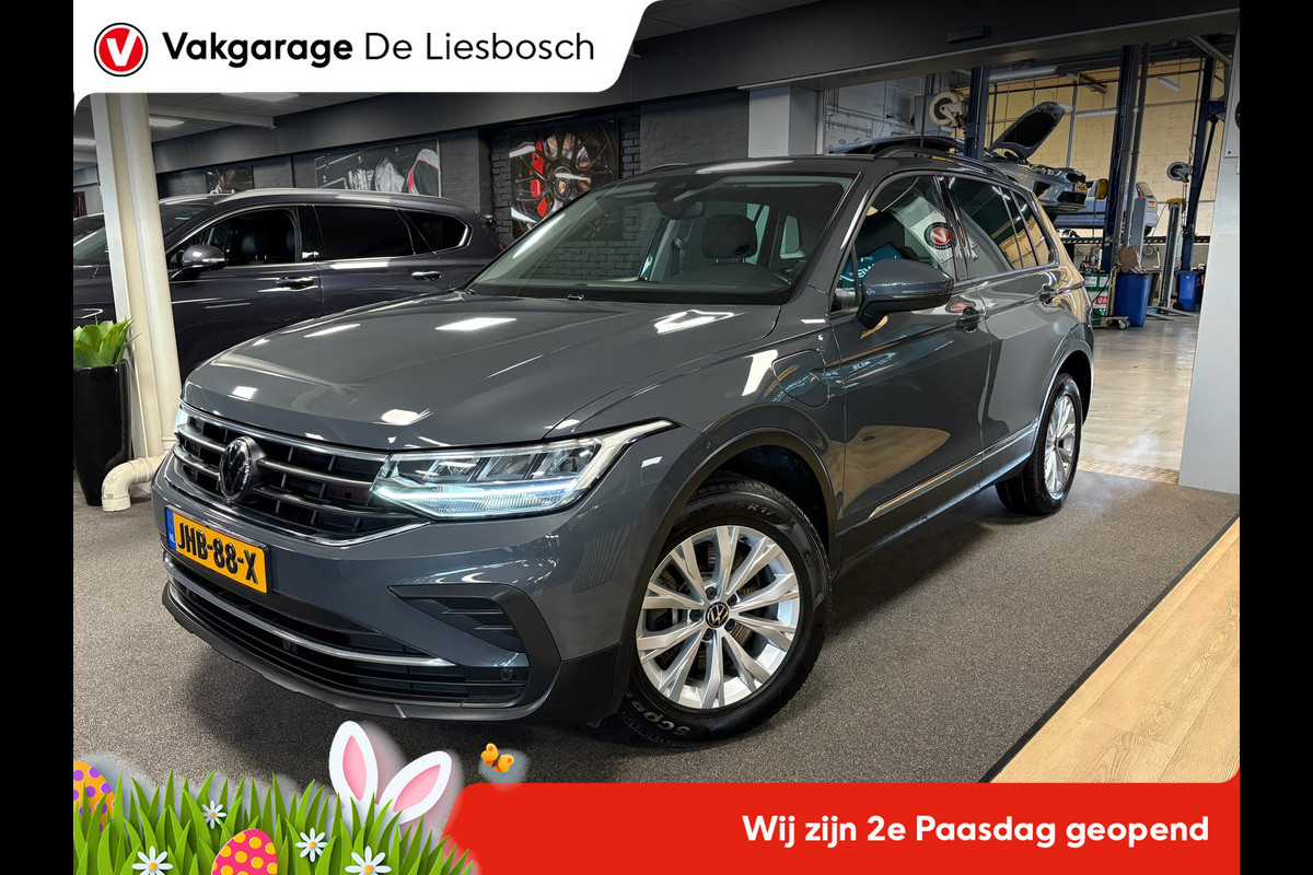 Volkswagen Tiguan 1.4 TSI eHybrid comfort Business / navi / camera / carplay / boeken