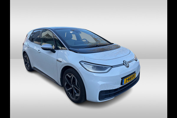 Volkswagen ID.3 First Plus 58 kWh / SoH 89% / Camera / Keyless / Matrix LED / Interieurvoorverwarming / 19'' / DAB / Navigatie / Stoel+Stuurverwarming / ACC