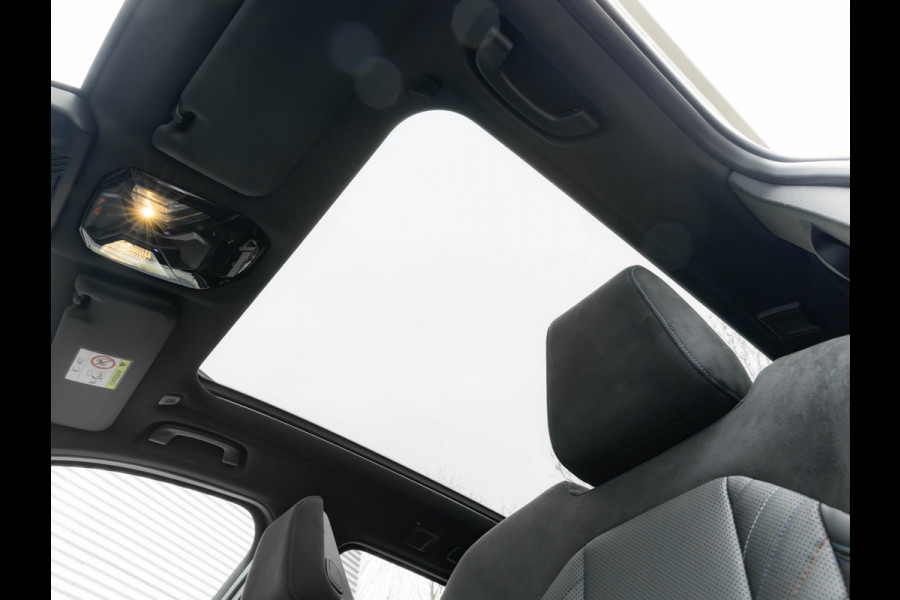 BMW X3 30e xDrive M-Sport Pro - Pano - Trekhaak - Stuurwiel Verwarmd