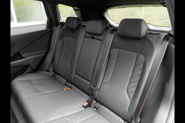 BMW X3 30e xDrive M-Sport Pro - Pano - Trekhaak - Stuurwiel Verwarmd
