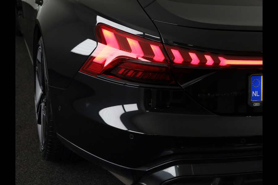 Audi e-tron GT GT 93 kWh 476pk | Panoramadak | Adaptieve cruise controle | Verwarmbare voorstoelen| 20 inch lichtmetalen velgen