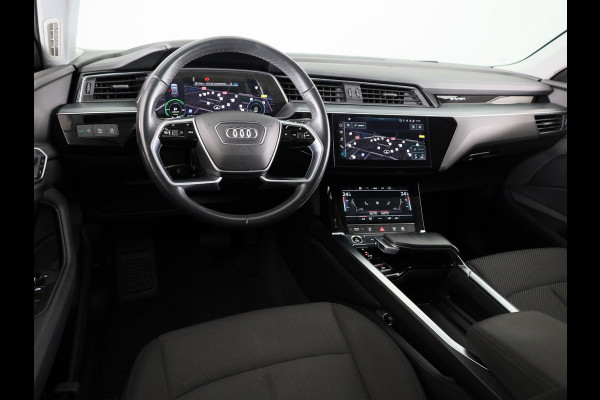 Audi e-tron 50 quattro edition 71 kWh 313 pk | SoH 99% | Navigatie | Trekhaak (afneembaar) | Parkeersensoren | Luchtvering |