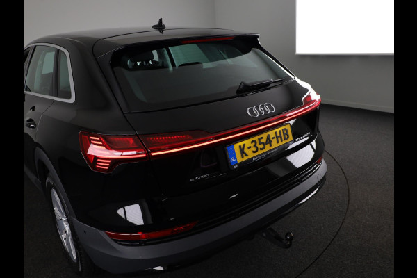 Audi e-tron 50 quattro edition 71 kWh 313 pk | SoH 99% | Navigatie | Trekhaak (afneembaar) | Parkeersensoren | Luchtvering |