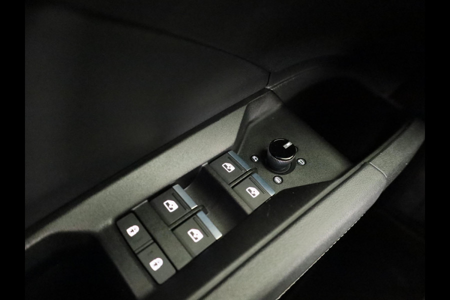 Audi Q4 e-tron 40 S-line 77kWh 204pk | SOH 94% | Panoramadak| Navigatie | Parkeercamera | Lederen bekleding | Keyless pakket | Head up display