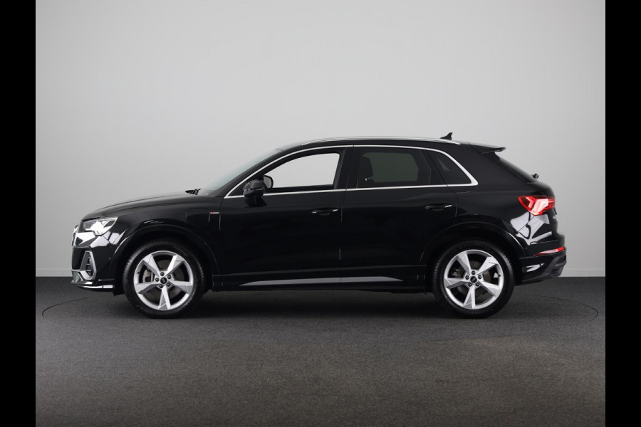 Audi Q3 45 TFSI e S edition 245pk | Navigatie | Stoelverwarming | 19 inch lichtmetalen velgen | 3 spaak afgevlakt stuurwiel