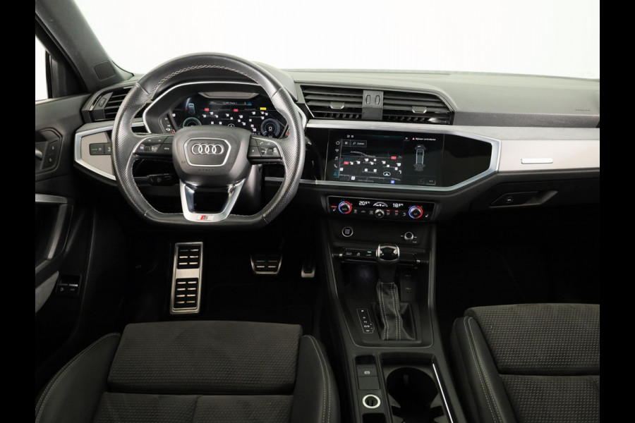 Audi Q3 Sportback 45 TFSI e S Edition 245 pk S-tronic | Navigatie | Panoramadak | Parkeersensoren | Adaptieve cruise control | S-Line