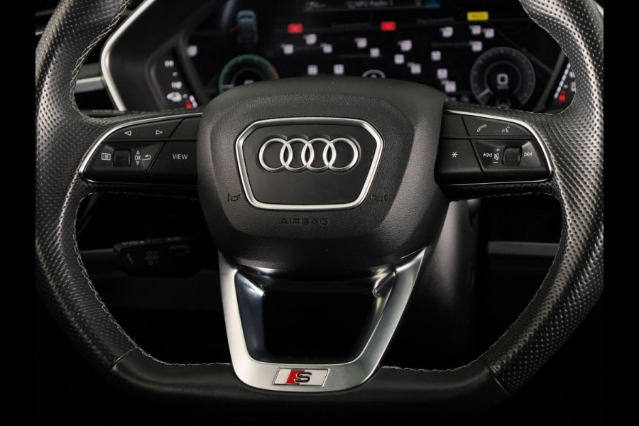 Audi Q3 Sportback 45 TFSI e S Edition 245 pk S-tronic | Navigatie | Panoramadak | Parkeersensoren | Adaptieve cruise control | S-Line