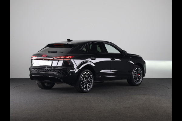 Audi Q3 Sportback S edition e-hybrid 272 pk | Techniek pakket pro | MMI experience pro | OLED achterlichten | Lederen interieur |
