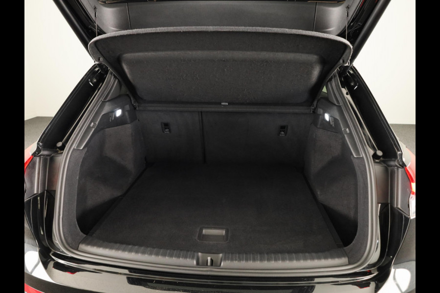 Audi Q4 e-tron 40 Launch edition S Competition 77 kWh 204pk | SoH 93% | Panoramadak | Head-up Display | Navigatie | Stoelverwarming