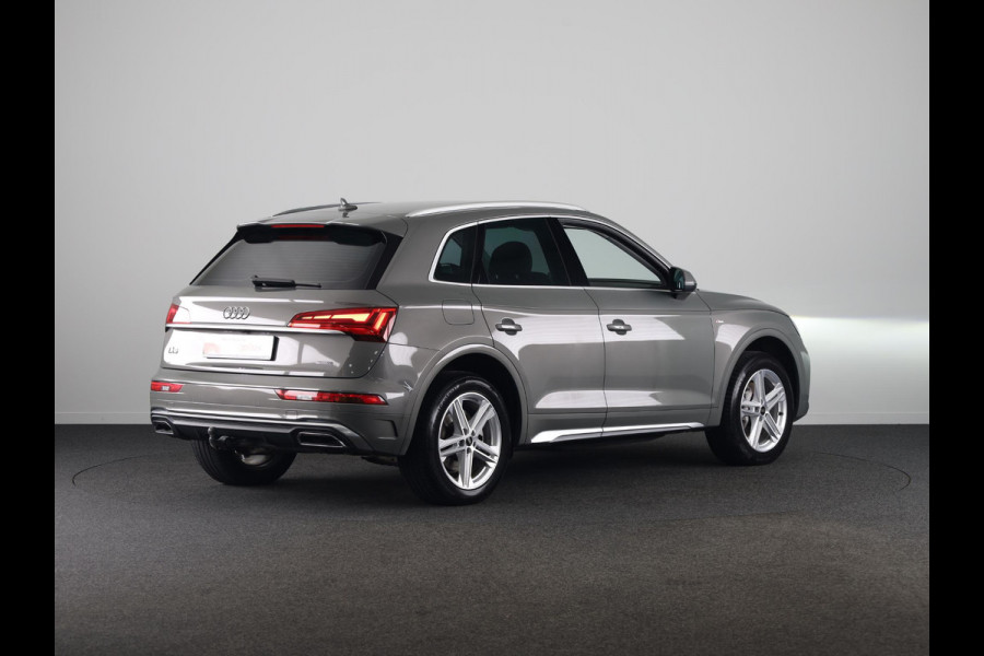 Audi Q5 50 TFSI e S edition 299 pk S-tronic | Navigatie | Parkeersensoren | Achteruitrijcamera | Autom. airco (3 zones) | S-line