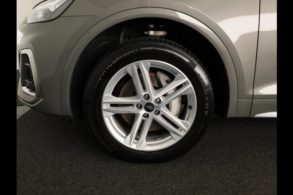 Audi Q5 50 TFSI e S edition 299 pk S-tronic | Navigatie | Parkeersensoren | Achteruitrijcamera | Autom. airco (3 zones) | S-line