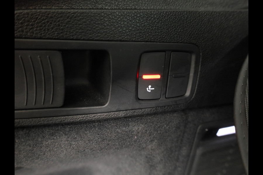 Audi Q5 50 TFSI e S edition 299 pk S-tronic | Navigatie | Parkeersensoren | Achteruitrijcamera | Autom. airco (3 zones) | S-line