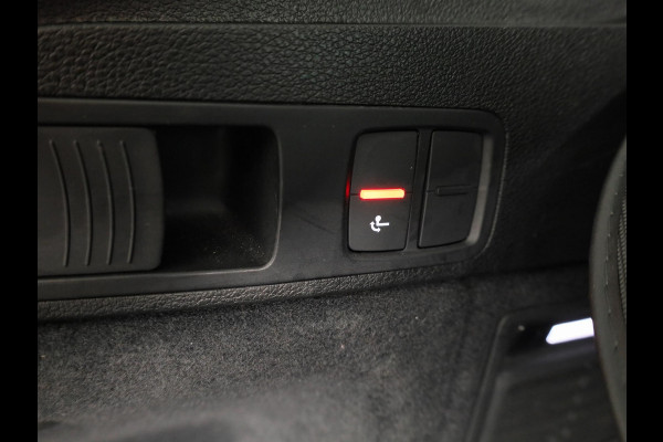 Audi Q5 50 TFSI e S edition 299 pk S-tronic | Navigatie | Parkeersensoren | Achteruitrijcamera | Autom. airco (3 zones) | S-line