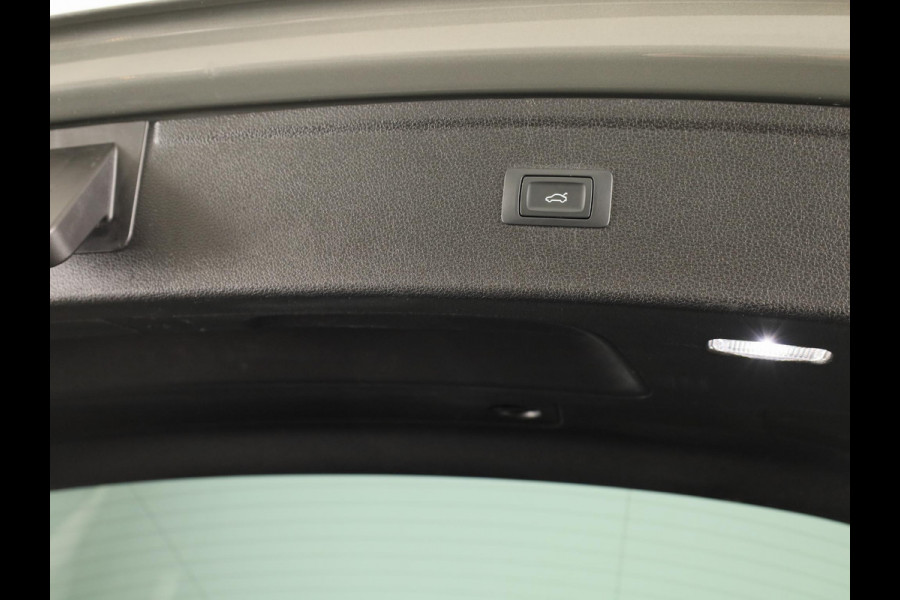 Audi Q5 50 TFSI e S edition 299 pk S-tronic | Navigatie | Parkeersensoren | Achteruitrijcamera | Autom. airco (3 zones) | S-line