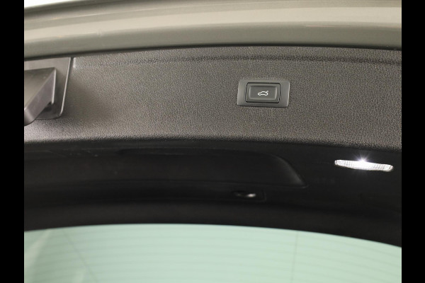 Audi Q5 50 TFSI e S edition 299 pk S-tronic | Navigatie | Parkeersensoren | Achteruitrijcamera | Autom. airco (3 zones) | S-line