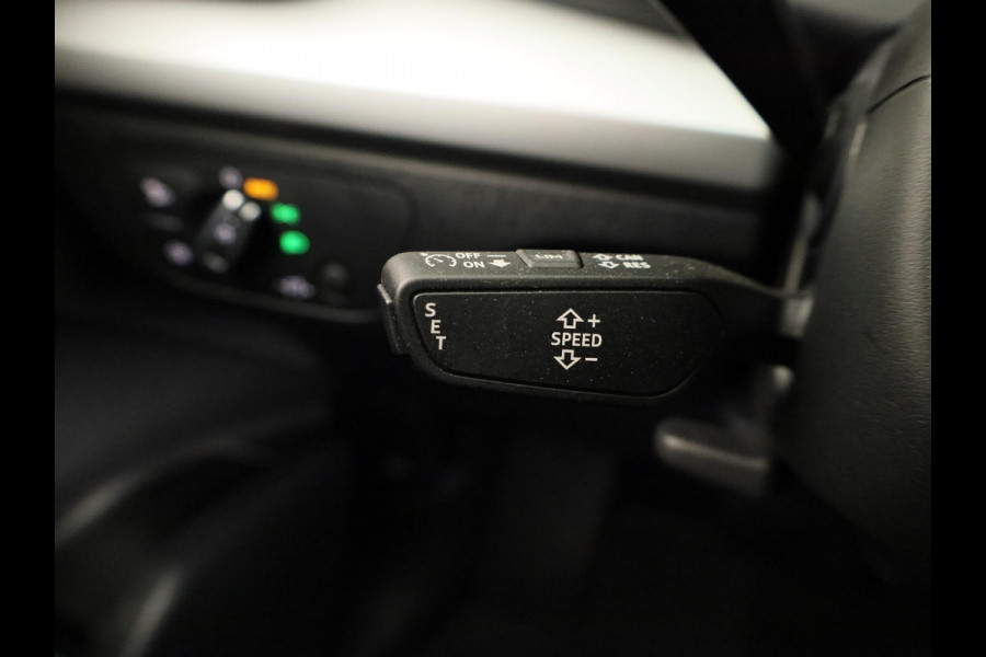 Audi Q5 50 TFSI e S edition 299 pk S-tronic | Navigatie | Parkeersensoren | Achteruitrijcamera | Autom. airco (3 zones) | S-line