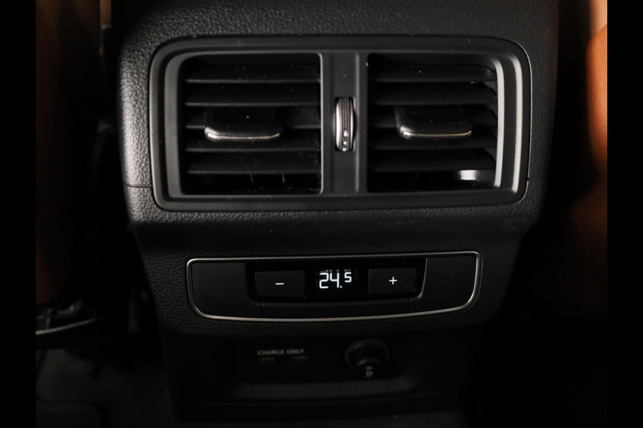 Audi Q5 50 TFSI e S edition 299 pk S-tronic | Navigatie | Parkeersensoren | Achteruitrijcamera | Autom. airco (3 zones) | S-line