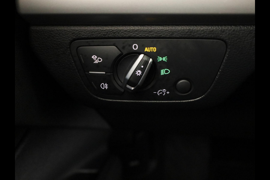 Audi Q5 50 TFSI e S edition 299 pk S-tronic | Navigatie | Parkeersensoren | Achteruitrijcamera | Autom. airco (3 zones) | S-line