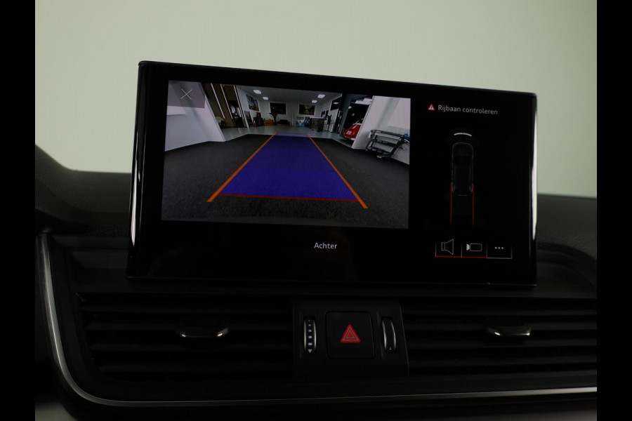 Audi Q5 50 TFSI e S edition 299 pk S-tronic | Navigatie | Parkeersensoren | Achteruitrijcamera | Autom. airco (3 zones) | S-line