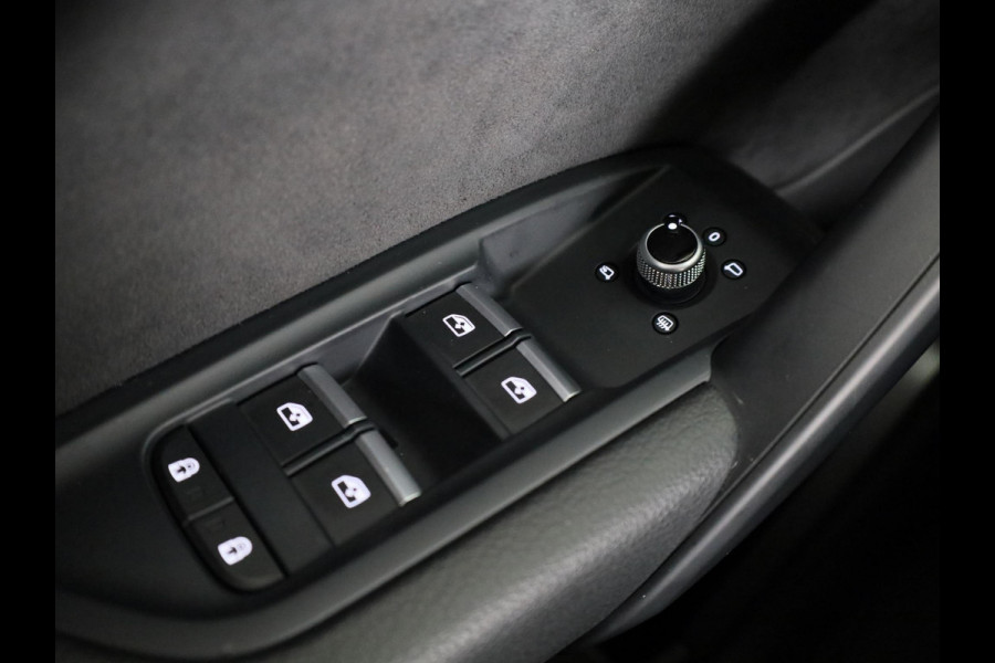 Audi Q5 Sportback 50 TFSI e S edition 299pk | Navigatie | Trekhaak | Parkeercamera | Stoelverwarming | Lichtmetalen velgen