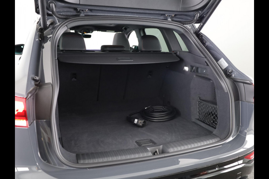 Audi SQ6 e-tron quattro 100 kWh 490pk | Panoramadak | B&O Audio | Electrisch verstelbare voorstoelen + geheugen bestuurderstoel | MMI Experience Pro