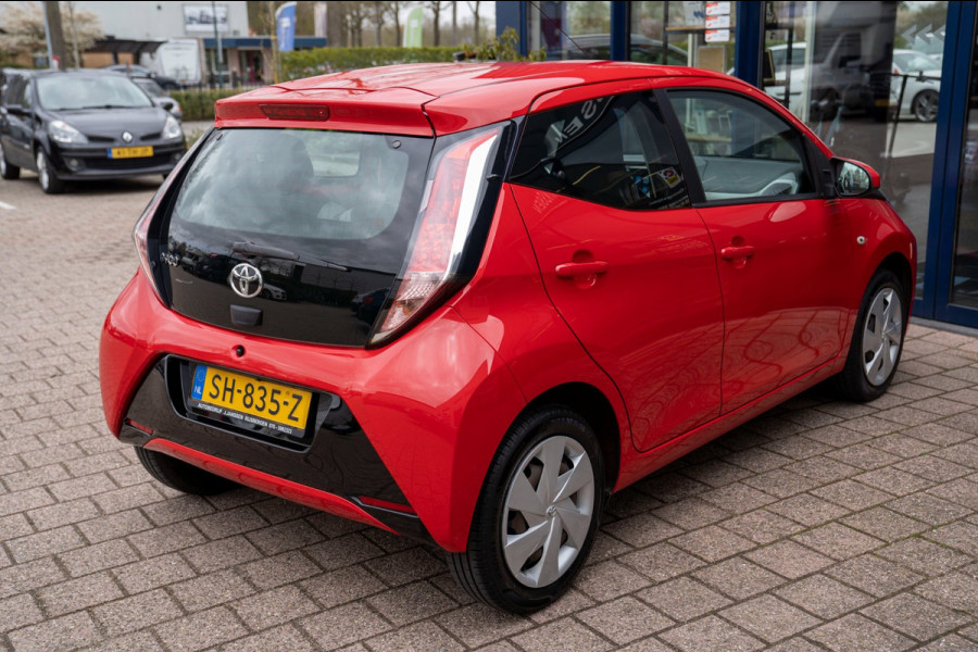 Toyota Aygo 1.0 VVT-i x-Nav | Prijs rijklaar incl. 12 mnd garantie | Bluetooth Usb Camera Airco