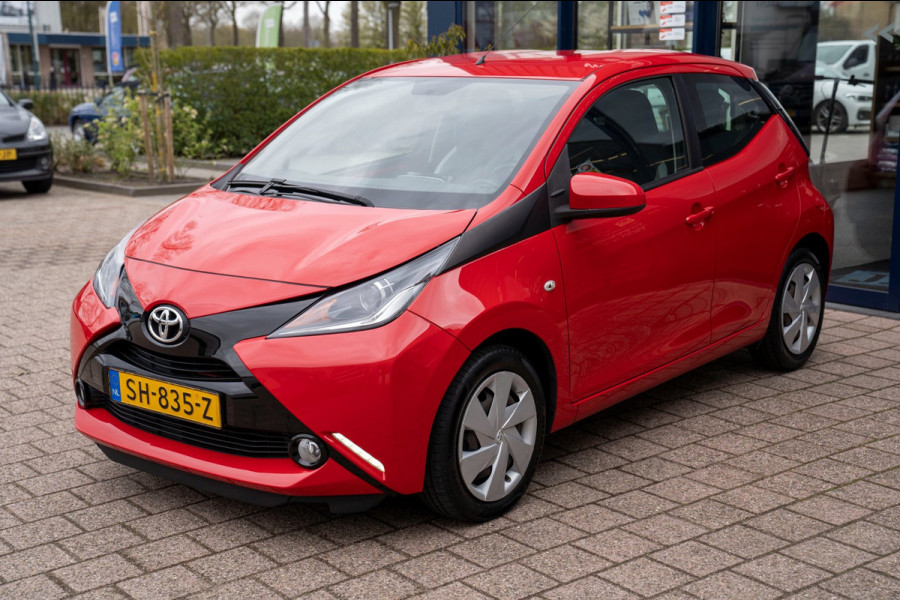 Toyota Aygo 1.0 VVT-i x-Nav | Prijs rijklaar incl. 12 mnd garantie | Bluetooth Usb Camera Airco