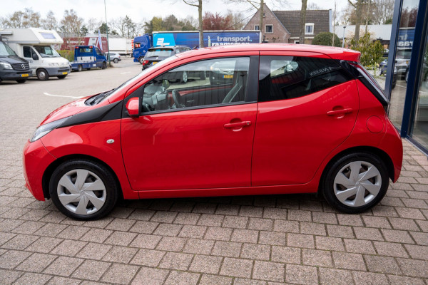 Toyota Aygo 1.0 VVT-i x-Nav | Prijs rijklaar incl. 12 mnd garantie | Bluetooth Usb Camera Airco